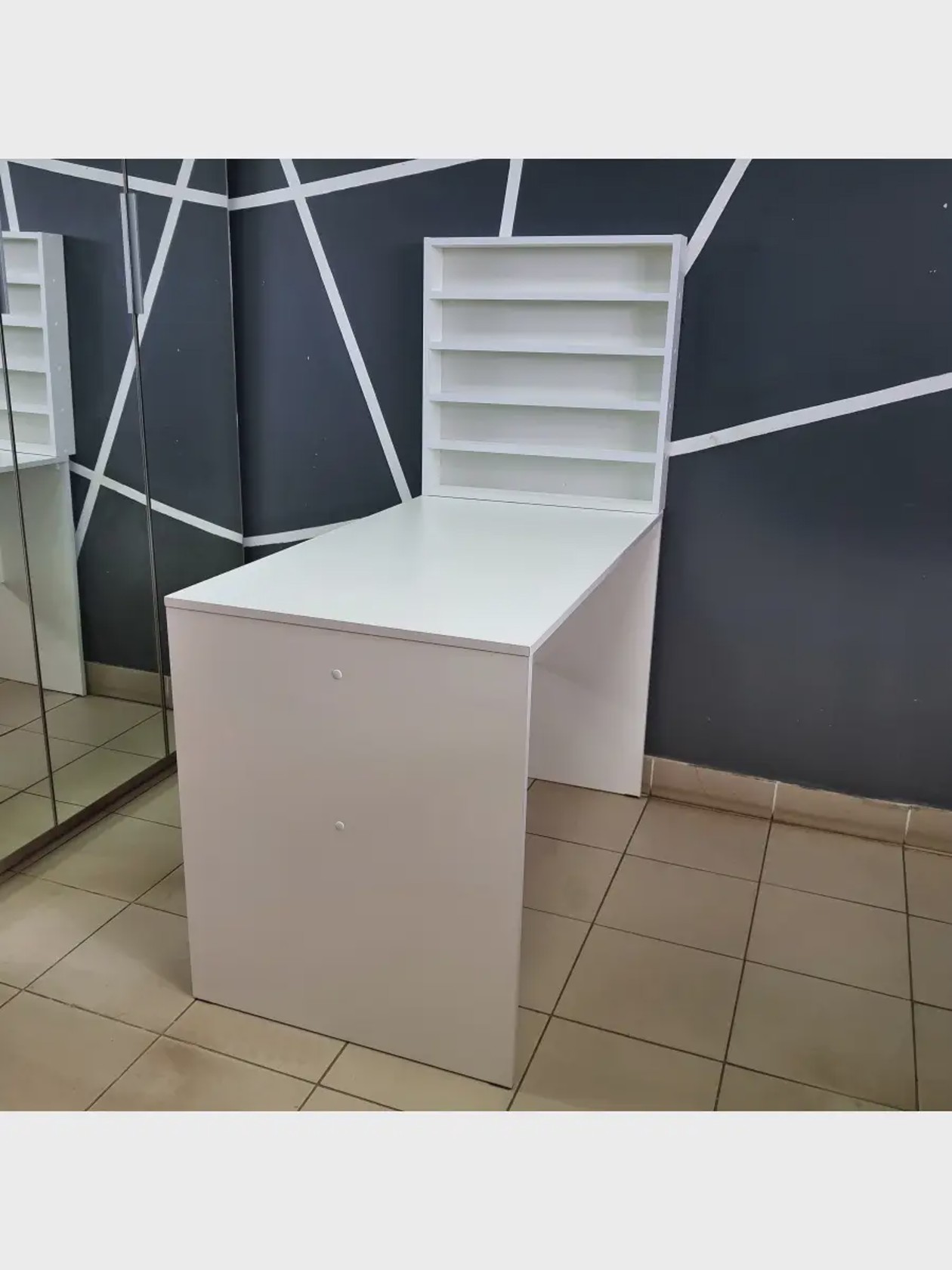 Manikür masası 3563_M3Au24StolManikurPolkaLakiWh, 100х130х54 sm
