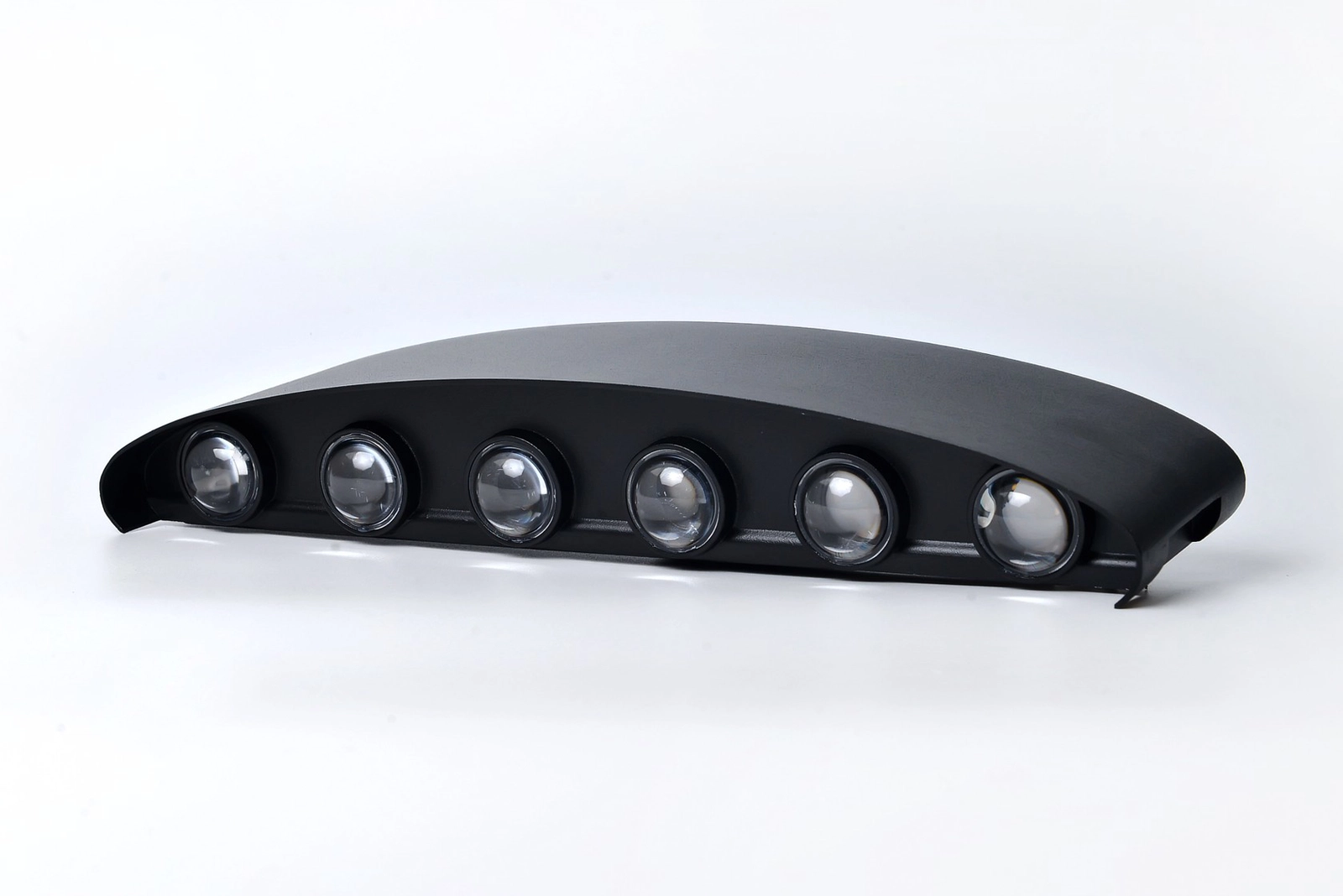 Divar çırağı IP65 BD6015, LED 6 linzalı, 18W, 1800 lm