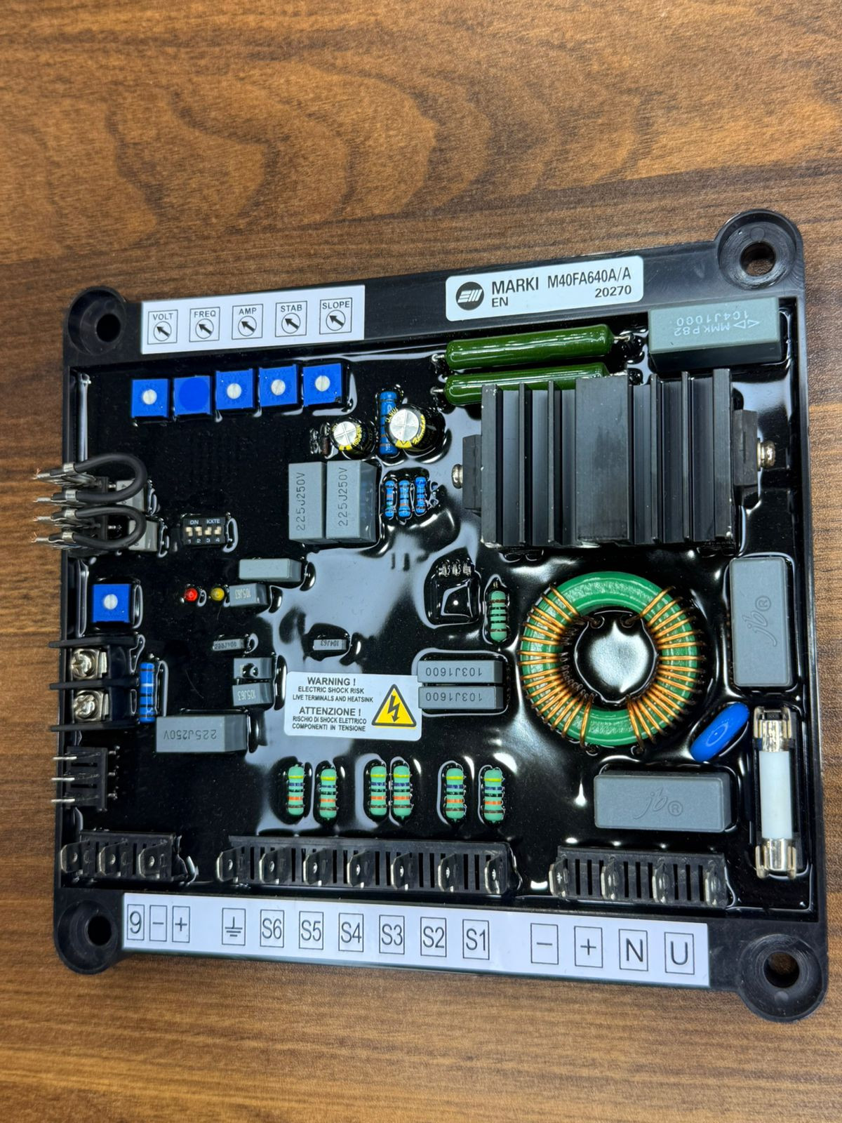 AVR avtomatik gərginlik tənzimləyicisi M40FA640A/A - AVR M40FA640A/A