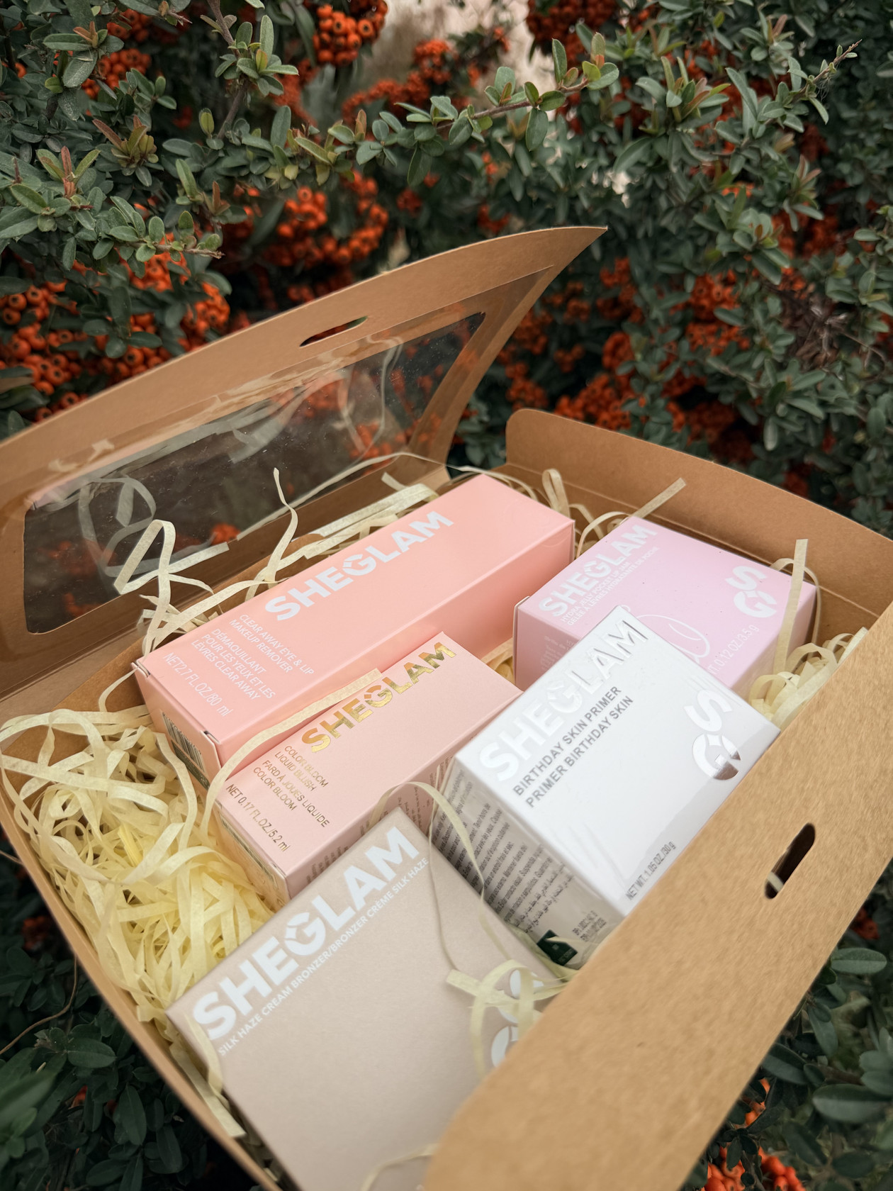 Dekorativ kosmetika dəsti Sheglam Bella Set 5 (bronzer Silk Haze + praymer Birthday Skin + maye ənlik Colorbloom + göz və dodaq makiyajının silinməsi üçün vasitə Clear away)