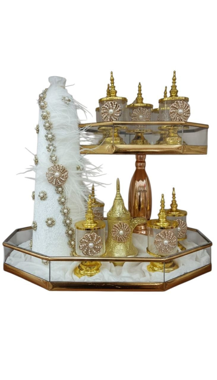 Toy üçün dekor və bəzək məhsulu Qızılı metal örtük və kristal vurğulu xına və nişan xonçası, qəhvəyi, ağ, şüşə, metal, kristal - BNE - 1924