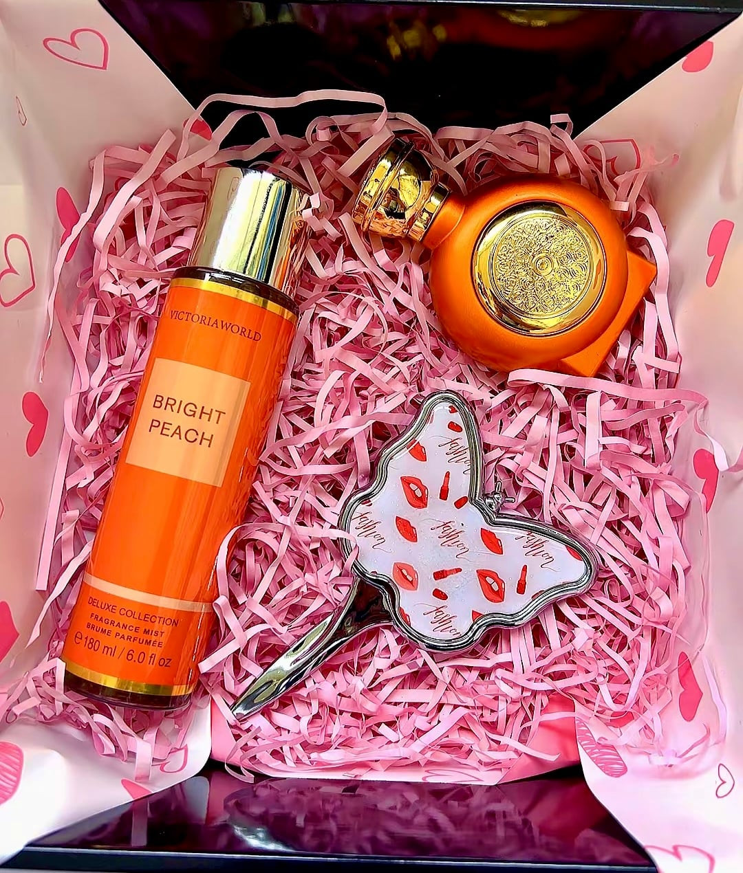 Hədiyyə dəsti (ətir yağı Si 30 ml + bədən spreyi 180 ml + kosmetik güzgü)