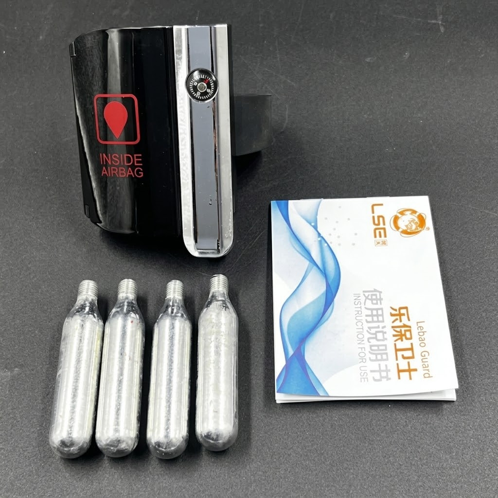 Xilasedici bilərzik, plastik, qara