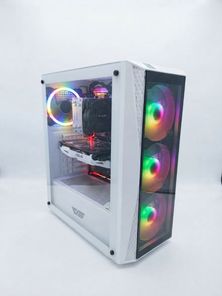 Sistem bloku: DDR3 16 GB, Intel Core i7 4790K, GeForce GTX 1070 8GB, Windows 11 Pro